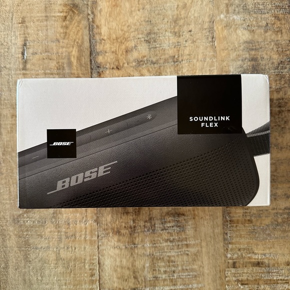 Bose Soundlink Flex Speaker black BRAND NEW IN SEALED BOX - Picture 2 of 5